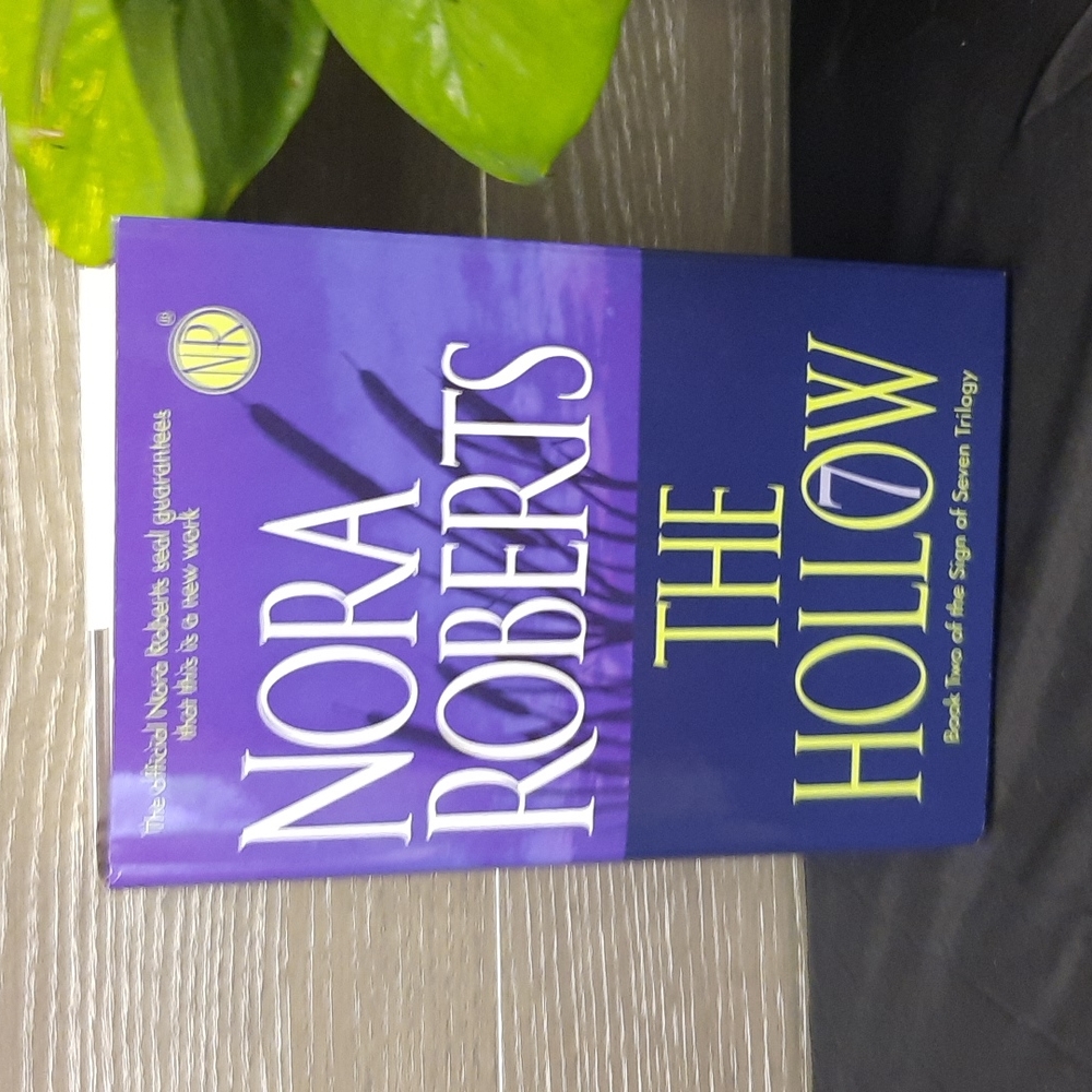 Nora Roberts the hollow new york times best seller